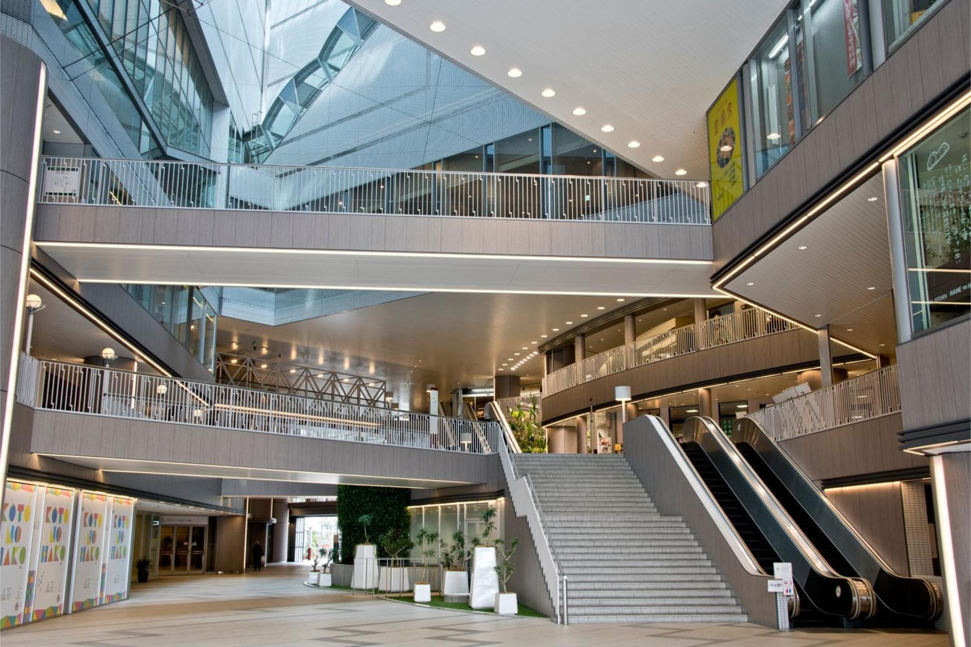 Ana Crowne Plaza Kobe By Ihg Hotel Exterior photo Interior of the library